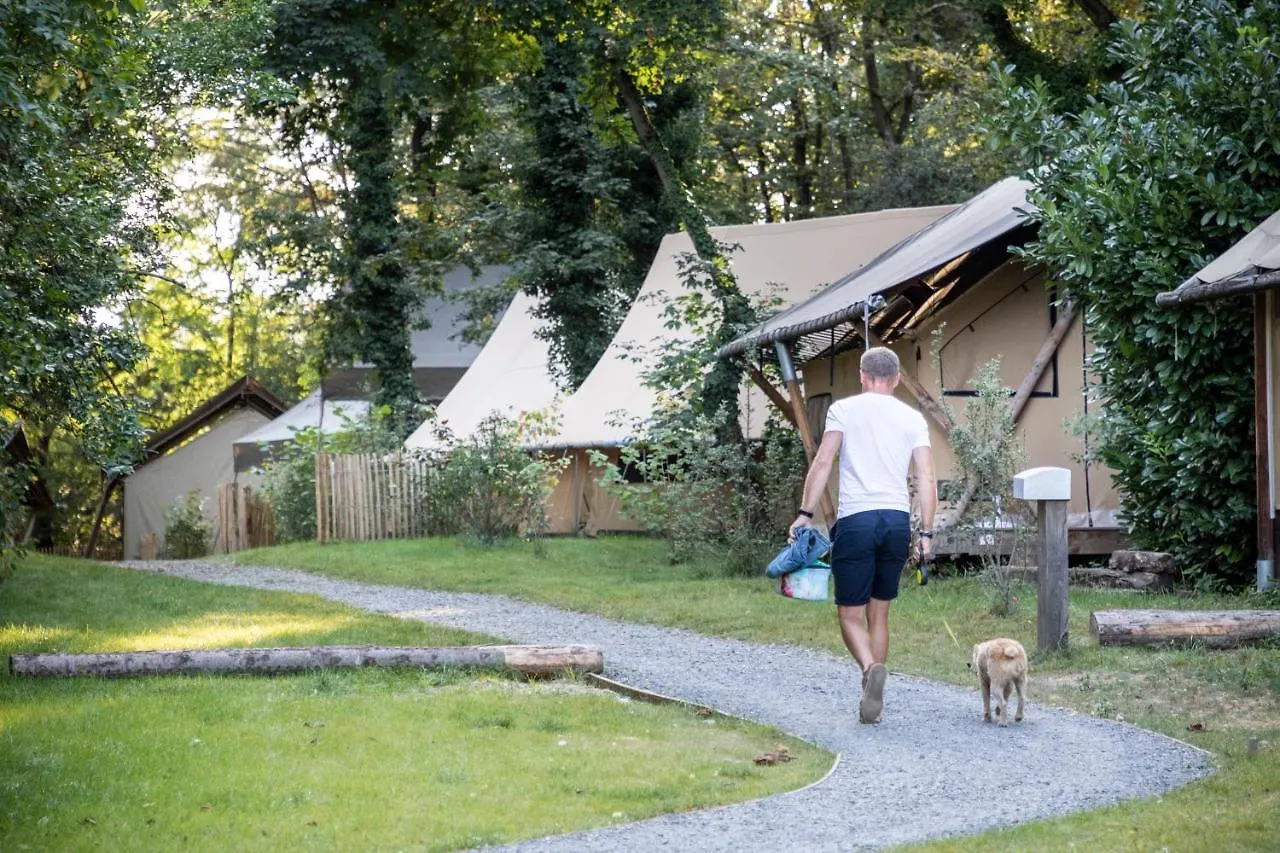 Camping de Lyon Dardilly 4*,